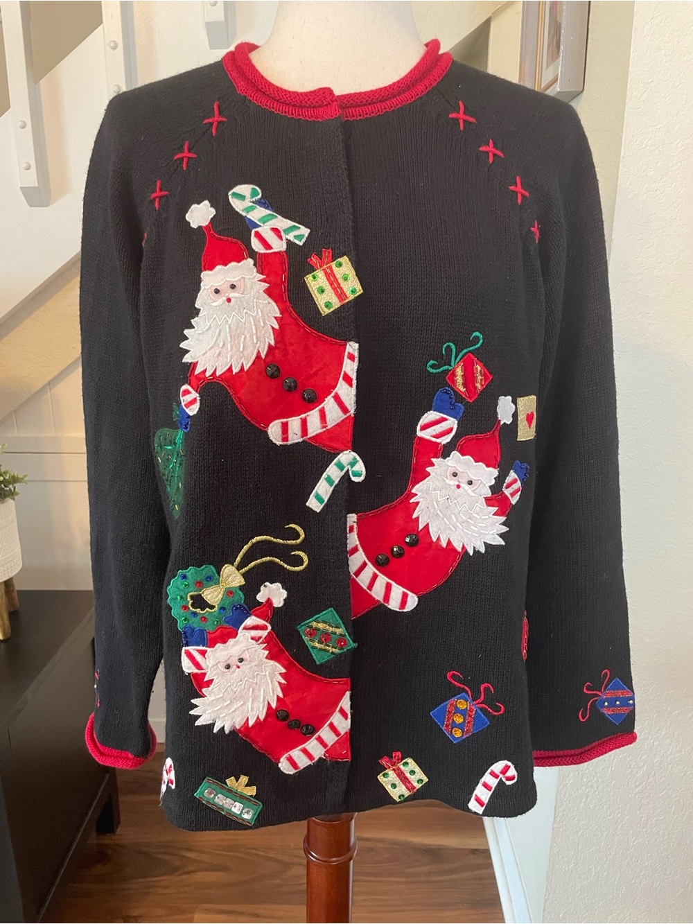 Vintage Tiara International 2004 Santa Claus Ugly Christmas Cardigan Sweater M